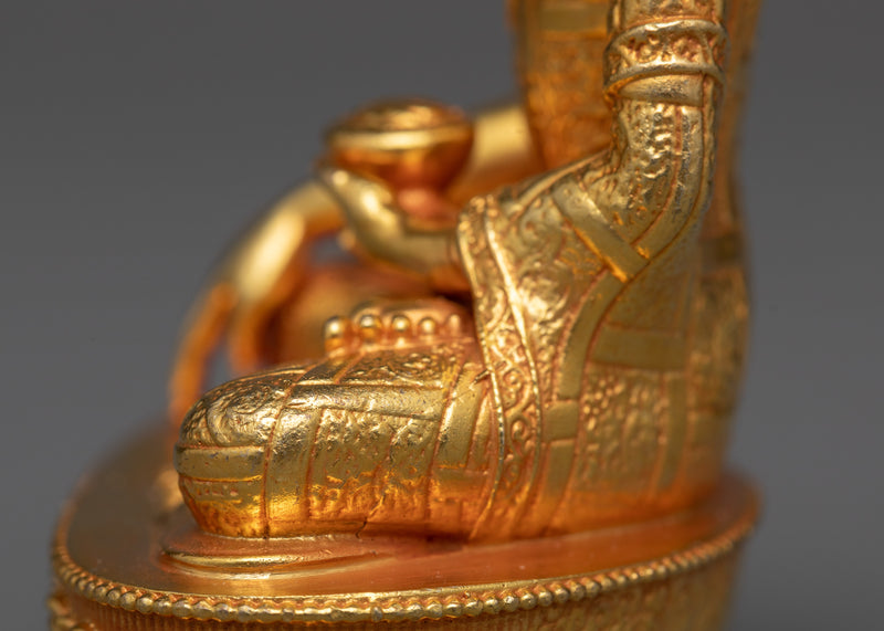 Miniature Shakyamuni Buddha Statuette | A Symbol of Enlightenment