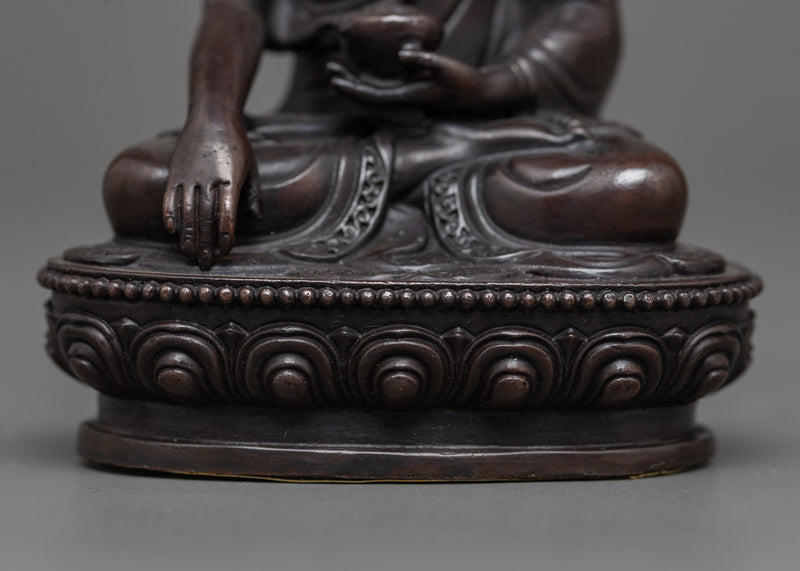 Compact Shakyamuni Buddha Statue | Oxidized Copper Reflection